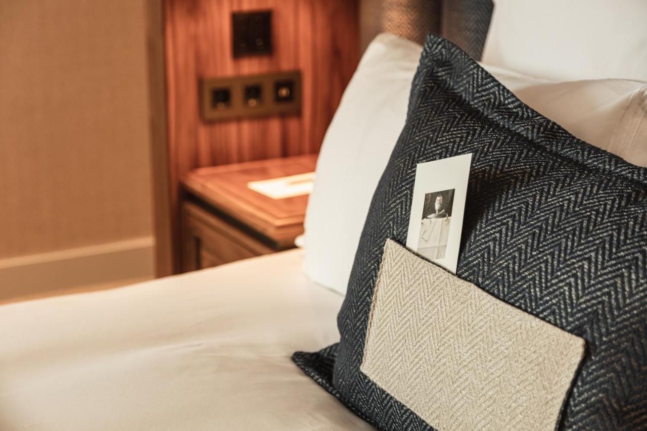 Hotel 717 Amsterdam Ngoại thất bức ảnh A pillow menu